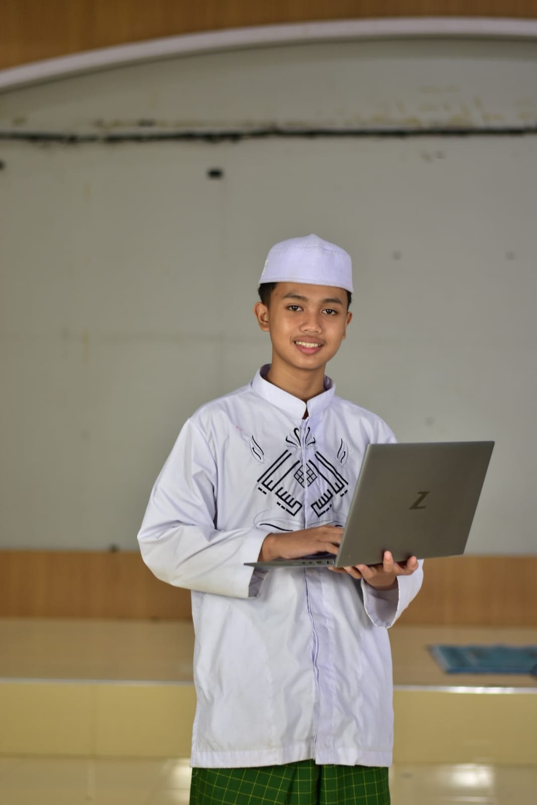 Lebih Baik Kuliah atau Mondok?